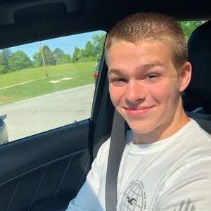 Meet your Posher, Devin